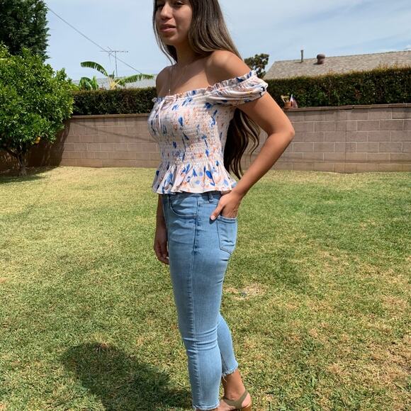 BCBGeneration Cream Floral off the shoulders top Size Medium - Picture 4 of 11